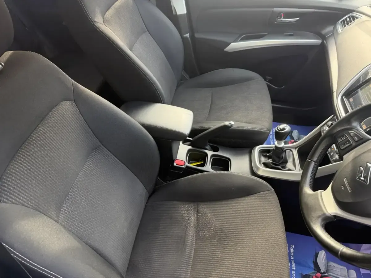 Usado Suzuki SX4 SZ-T 2021 Prateado Citadino