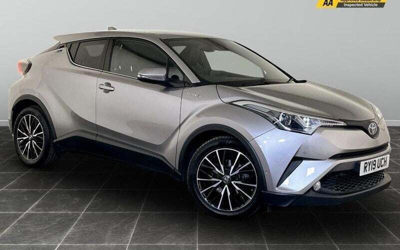 Used 2017 Toyota C-HR SUV | £15,395 (Fair price) - Image 1/2