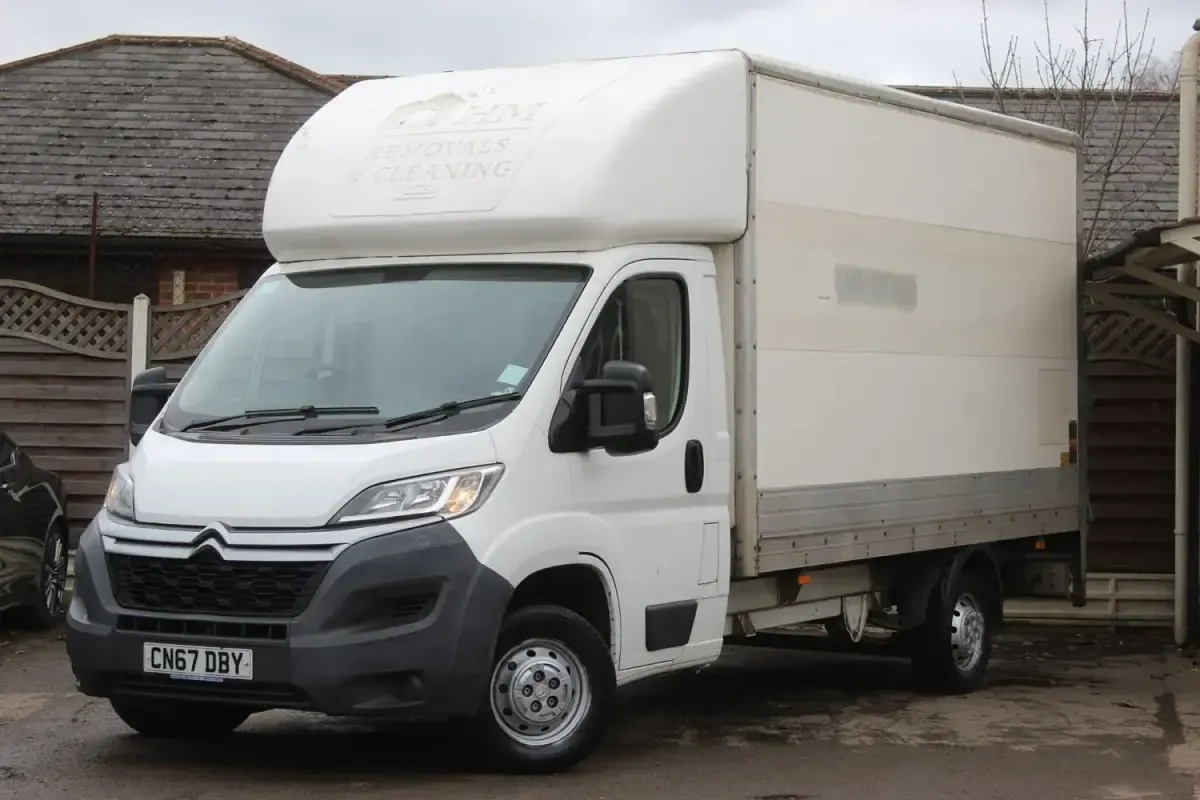 Usado Citroën Relay 130 HP (95 kW) 2017 Branco Van