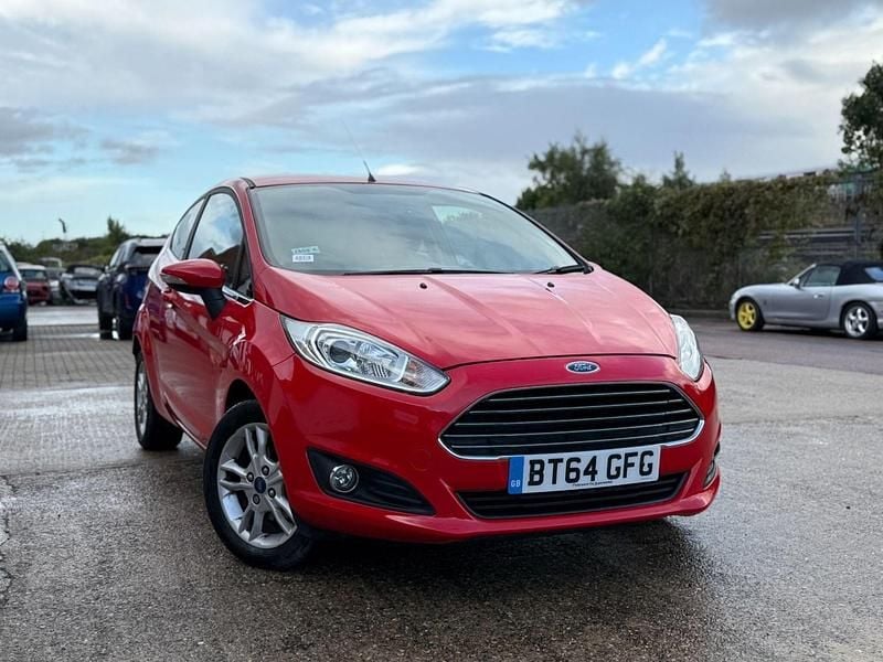 Red Used 2014 Ford Fiesta Zetec Hatchback | £3,290 (Super price) - Image 1/3
