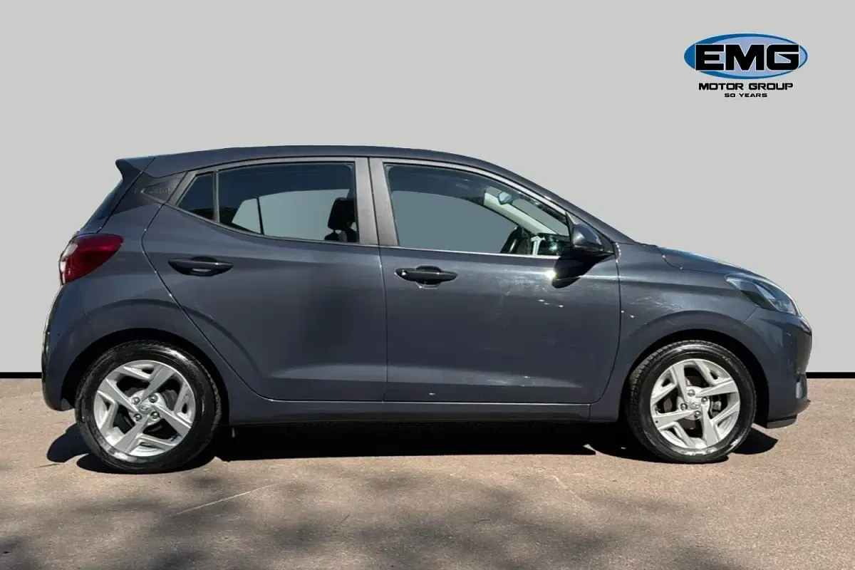 Gebraucht Hyundai i10 SE 67 PS (49 kW) 2023 Grau Kleinwagen