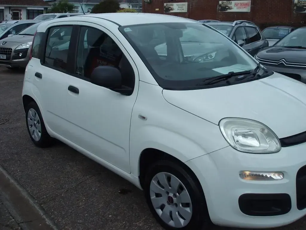 Używany Fiat Panda Pop 69 KM (50 kW) 2013 Biały Hatchback