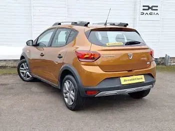 Used Dacia Sandero Essentiel 100 HP (73 kW) 2022 Orange Hatchback