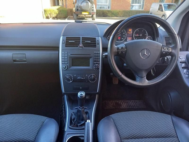 Used Mercedes A160 Avantgarde 2011 Grey Hatchback
