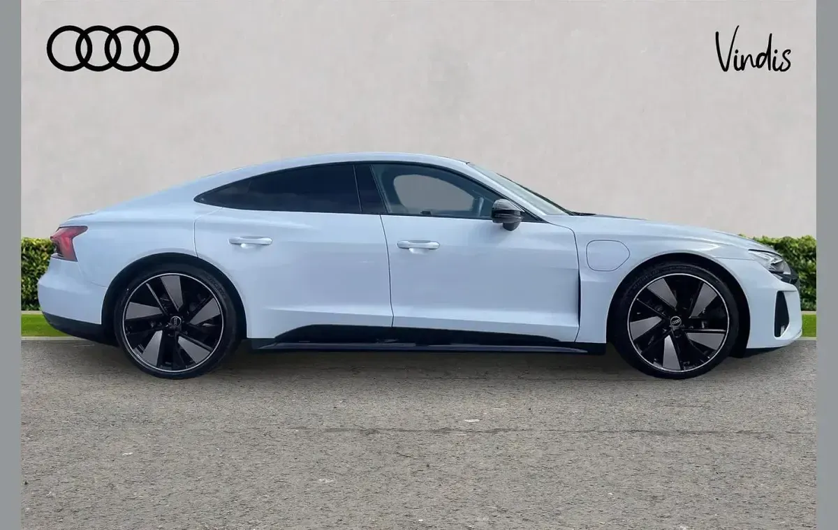 Used Audi e-tron GT quattro Comfort 475 kW (646 HP) 2023 Grey Sedan