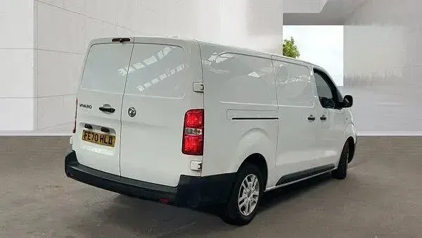 Used Vauxhall Vivaro S 150 HP (110 kW) 2020 White MPV