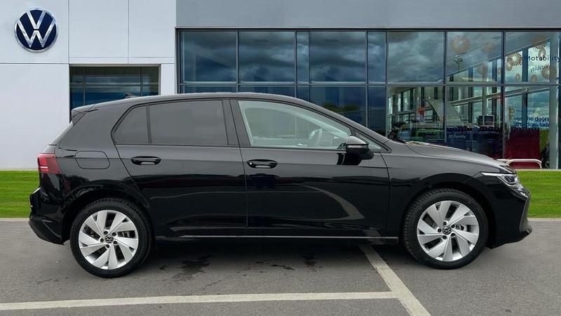 New VW Golf VIII Match 204 HP (150 kW) 2025 Grenadilla black metallic Hatchback