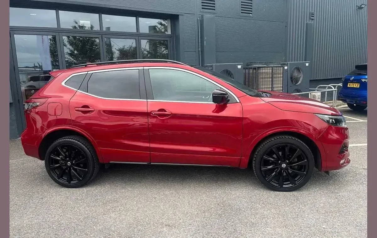 Used Nissan Qashqai N-TEC 138 HP (101 kW) 2020 Red SUV