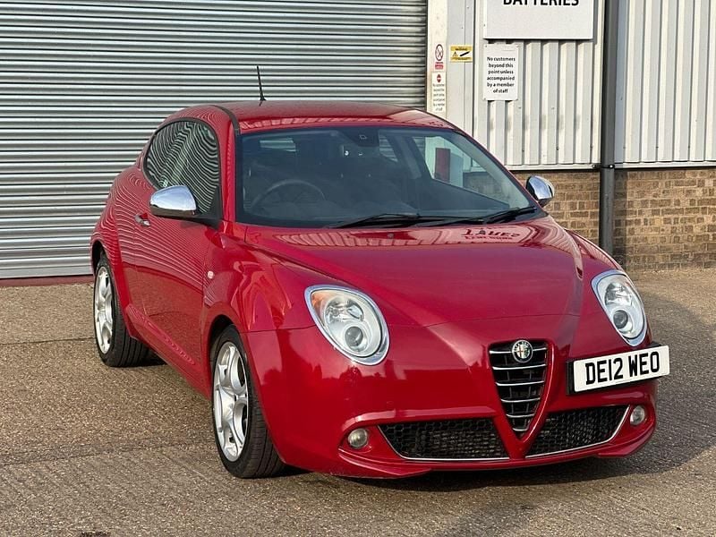Used Alfa Romeo MiTo Distinctive 135 HP (99 kW) 2012 Red Hatchback