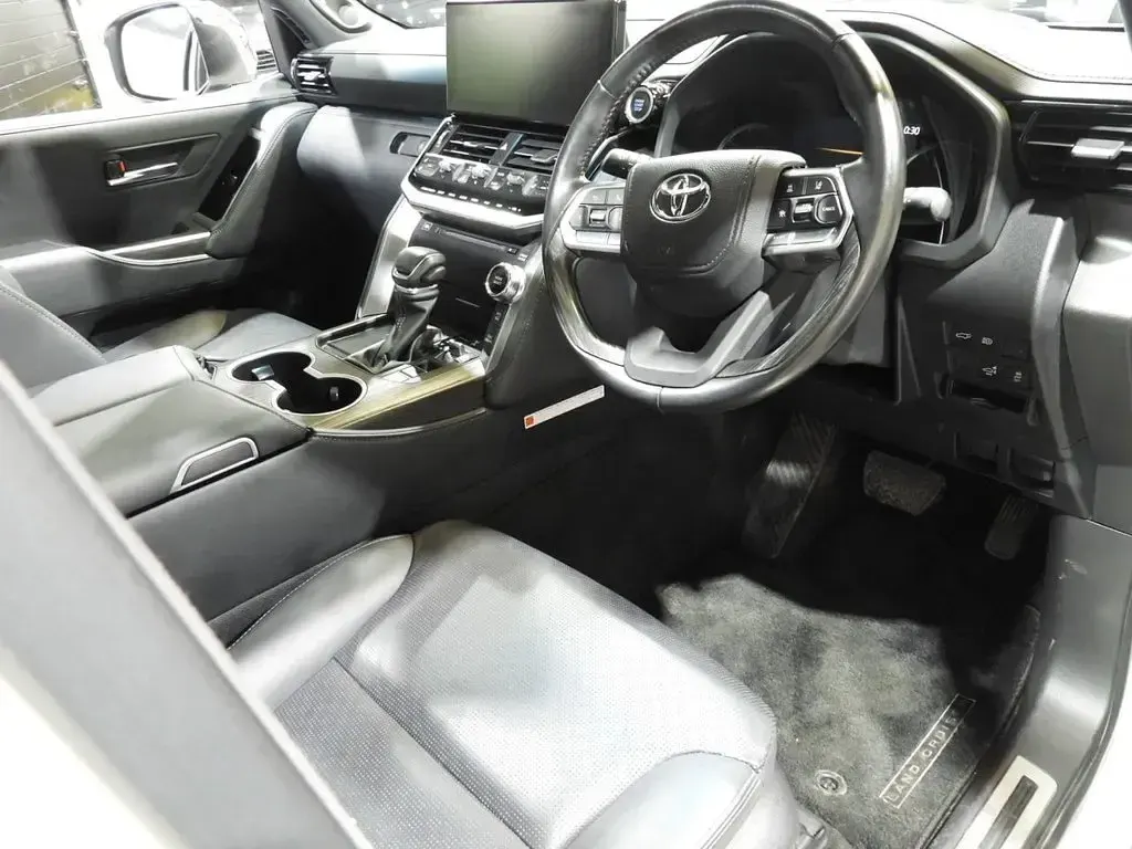 Used Toyota Land Cruiser 2024 White Estate
