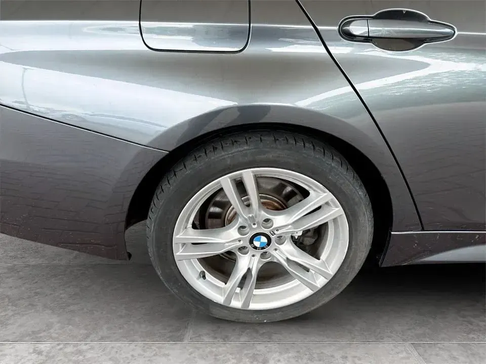 Begagnad BMW 330 M Sport 258 HK (189 kW) 2014 Grå Sedan
