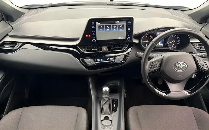 Used Toyota C-HR 122 HP (89 kW) 2023 Purple SUV