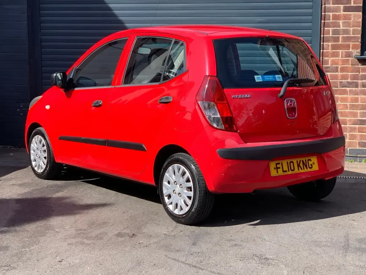 Used Hyundai i10 Classic 77 HP (56 kW) 2010 Red Hatchback