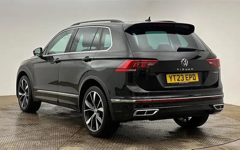 Used VW Tiguan R-line 245 HP (180 kW) 2023 Black SUV
