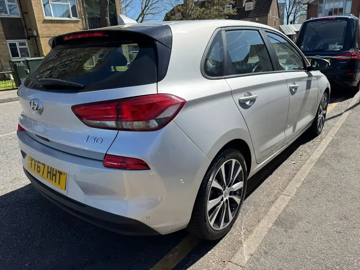 Used Hyundai i30 SE 90 HP (66 kW) 2017 Silver Hatchback