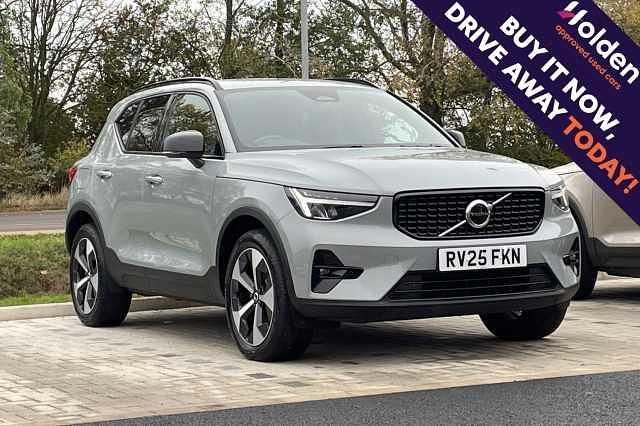 Grey Used 2025 Volvo XC40 Plus SUV | £30,990 (Fair price) - Image 1/4