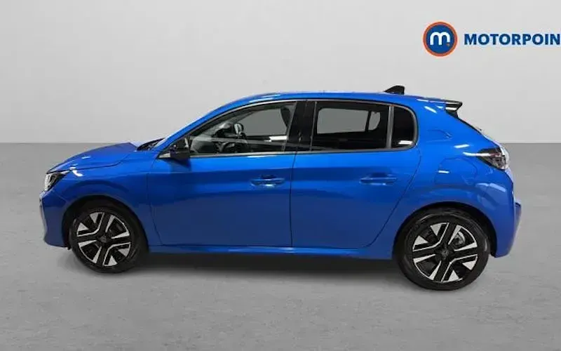 Second-hand Peugeot 208 Allure 101 CP (74 kW) 2025 Albastru Hatchback