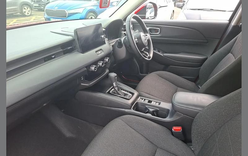 Used Honda HR-V Elegance 128 HP (94 kW) 2025 Red SUV