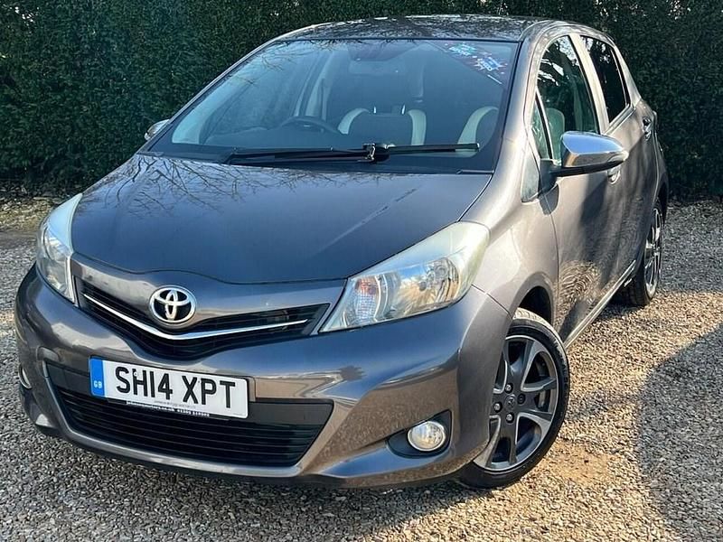 Used Toyota Yaris Trend 99 HP (72 kW) 2014 Grey Hatchback