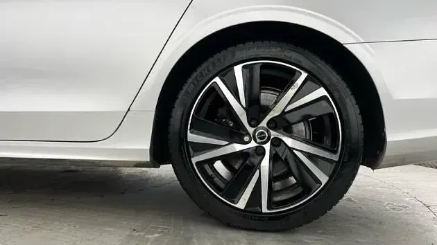 Usado Volvo S90 R-Design 386 HP (283 kW) 2022 Prateado Sedan