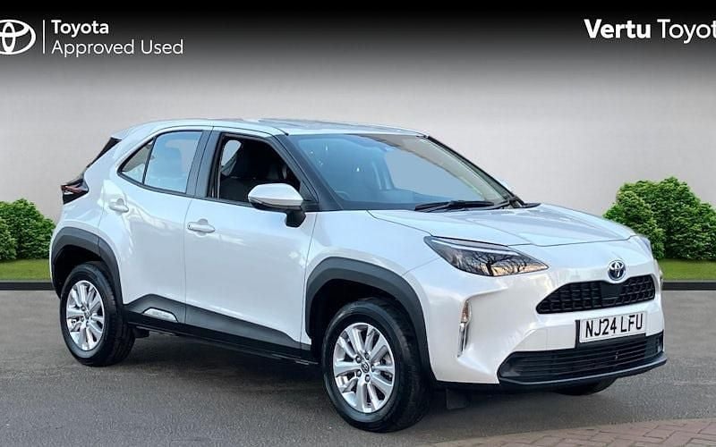 Used 2025 Toyota Yaris Hybrid Estate | £21,531 (Super price) - Image 1/4