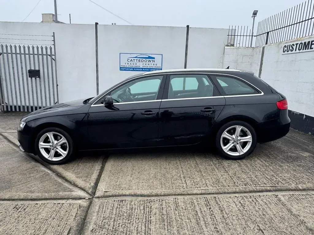 Used Audi A4 Design 163 HP (119 kW) 2014 Black Estate