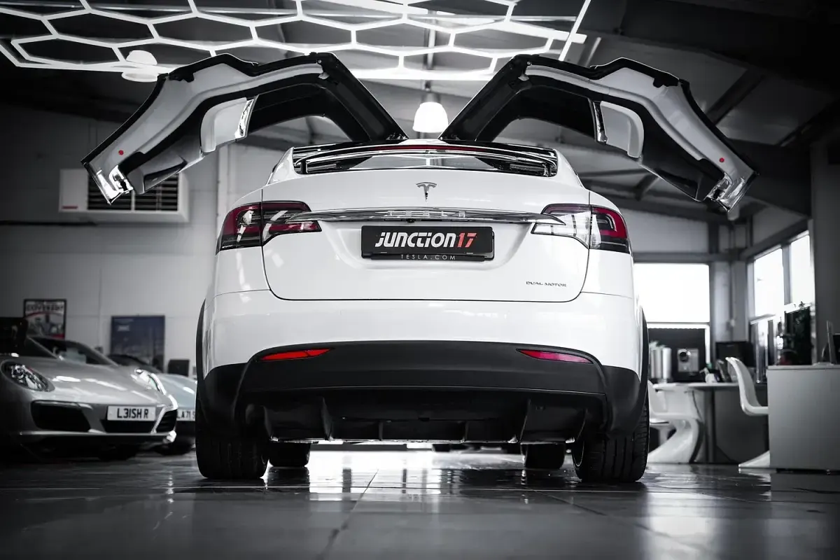 Used Tesla Model X Long Range AWD 397 kW (541 HP) 2020 White SUV