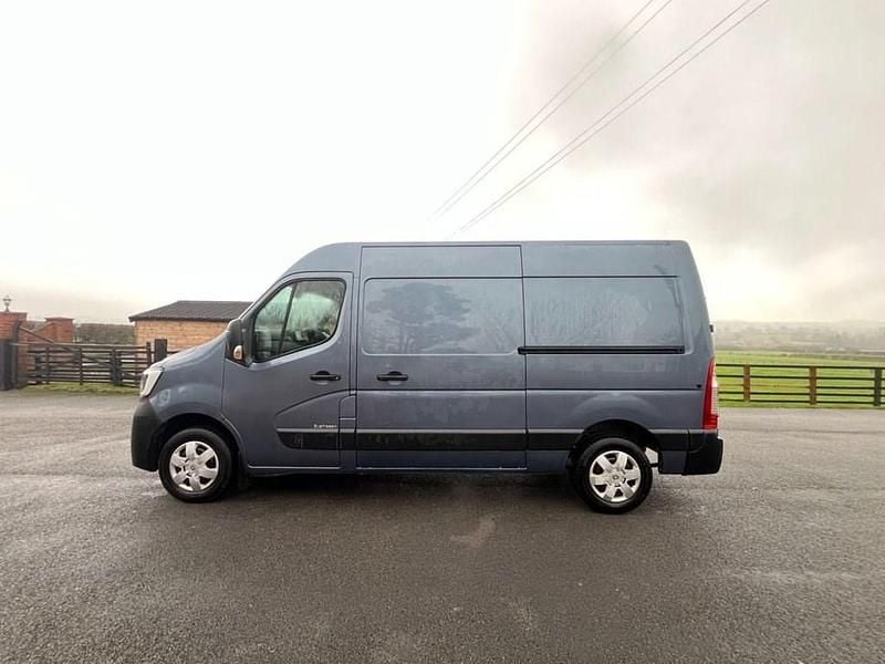 Used Renault Master Business 135 HP (99 kW) 2022 Blue Van