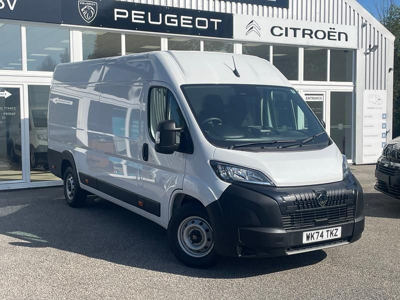 Begagnad Peugeot Boxer 2024 Vit Van
