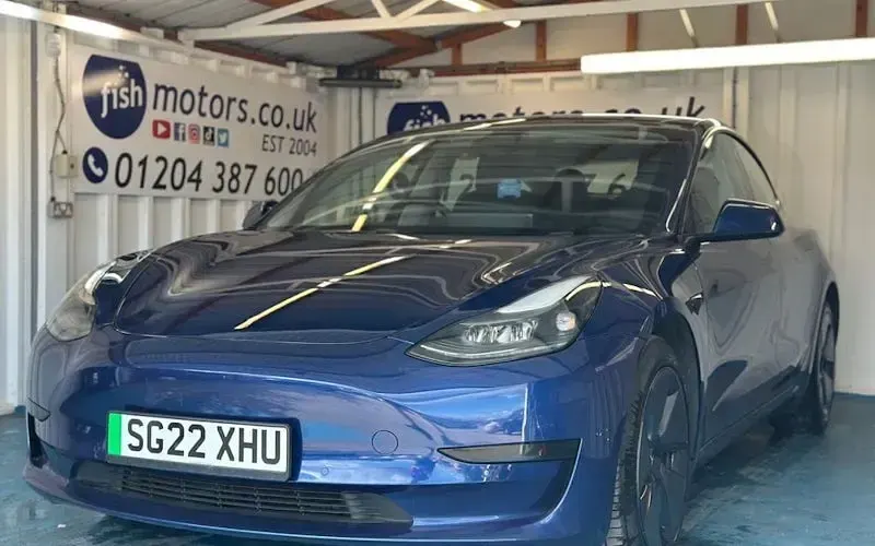 Used Tesla Model 3 Standard Range Plus 366 kW (498 HP) 2021 Sedan