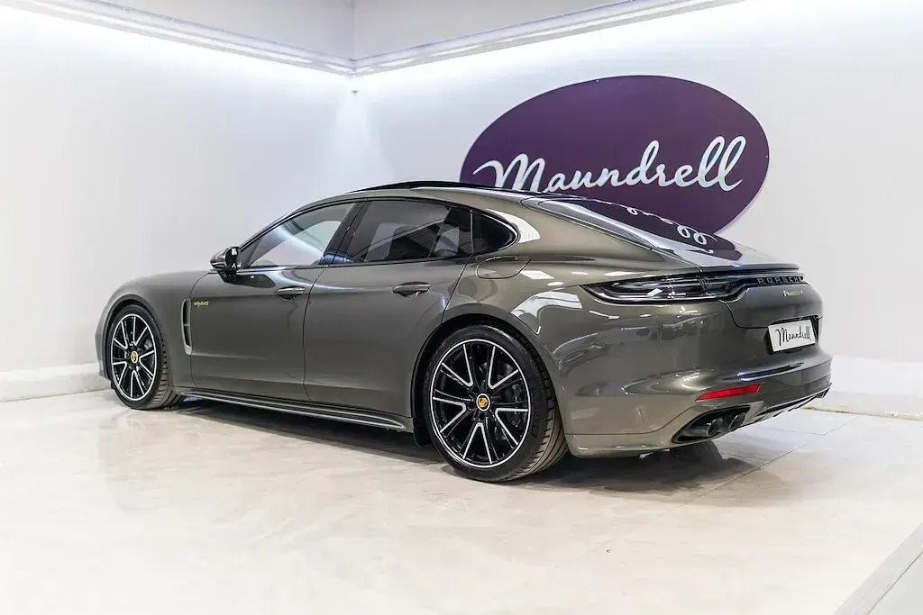 Used Porsche Panamera 4 E-Hybrid Platinum Edition 456 HP (335 kW) 2023 Green Hatchback