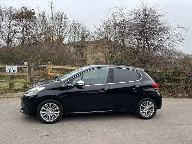 Used Peugeot 208 Allure 2016 Black Hatchback