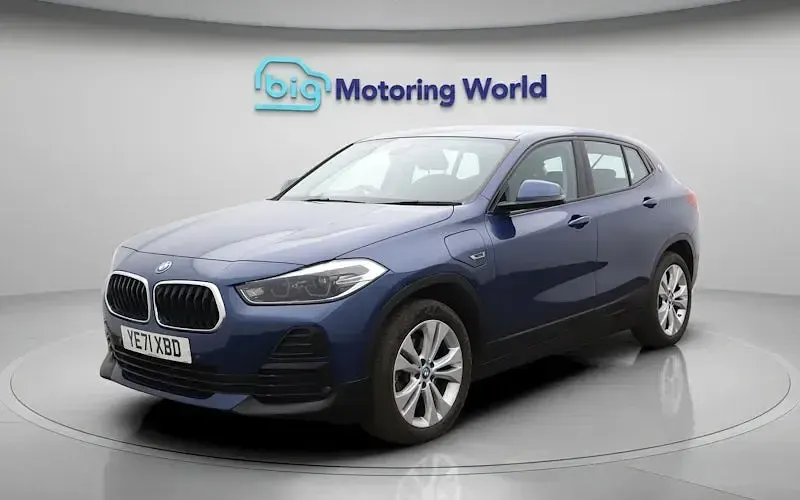 Begagnad BMW X2 Sport Line 221 HK (162 kW) 2022 Blå SUV