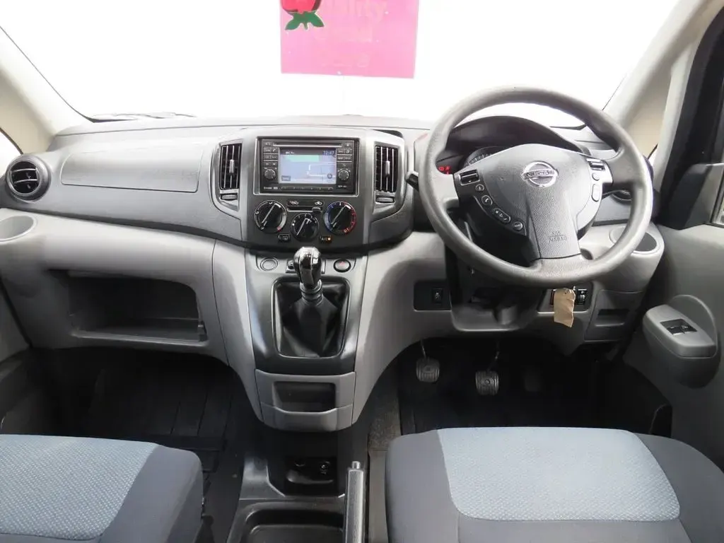 Used Nissan NV200 Acenta 110 HP (80 kW) 2016 Black MPV