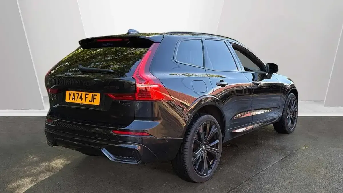 Used Volvo XC60 Plus 250 HP (183 kW) 2025 Black SUV