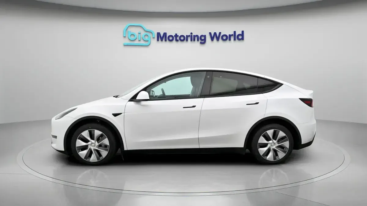 Used Tesla Model Y Long Range AWD 378 kW (514 HP) 2022 White SUV