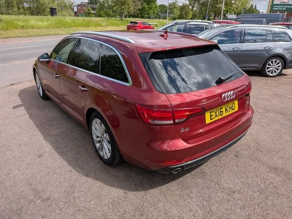 Begagnad Audi A4 Design 150 HK (110 kW) 2016 Röd Kombi