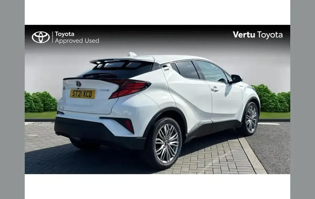 Used Toyota C-HR 122 HP (89 kW) 2021 White SUV