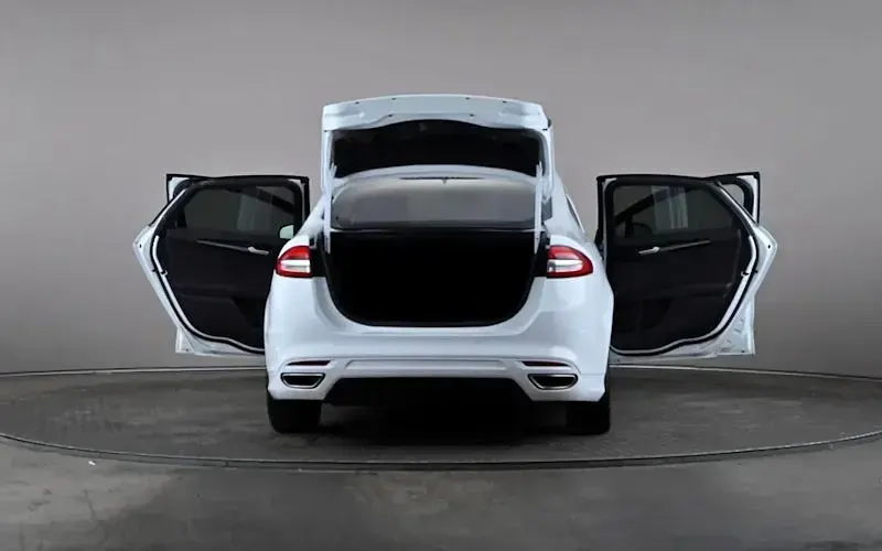 Used Ford Mondeo ST-Line 188 HP (138 kW) 2021 White Sedan
