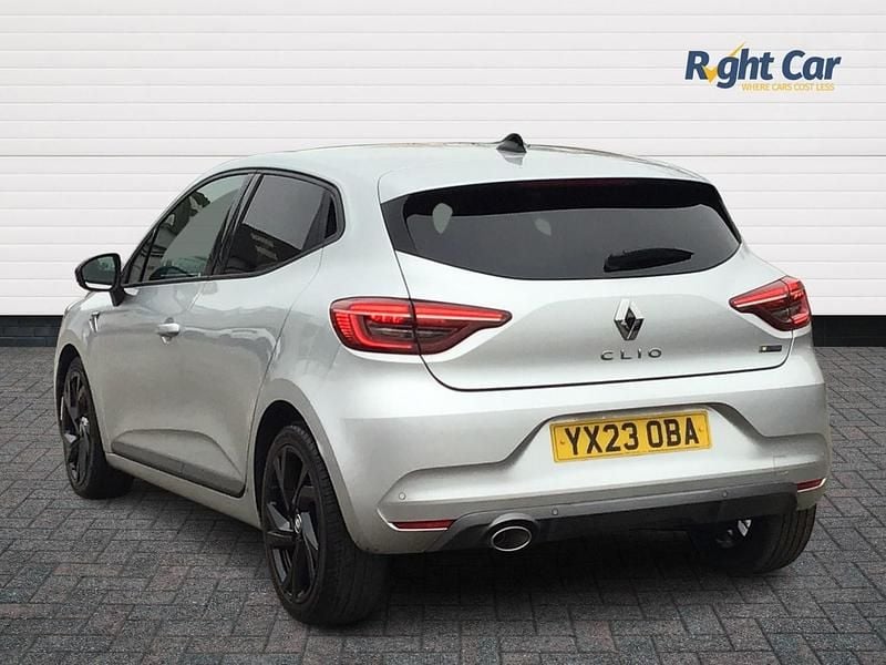 Used Renault Clio V RS Line 90 HP (66 kW) 2023 Silver Hatchback