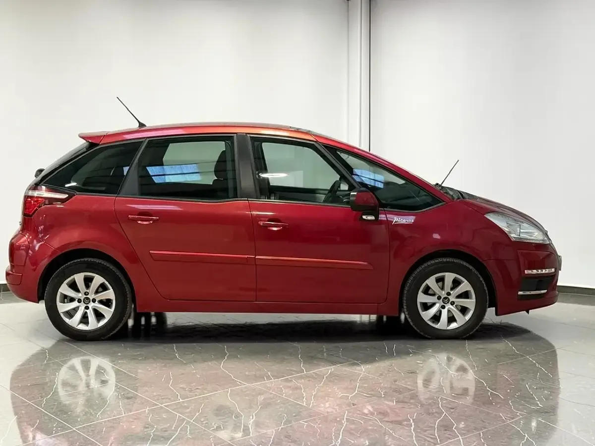 Used Citroën C4 Picasso 116 HP (85 kW) 2013 Red MPV