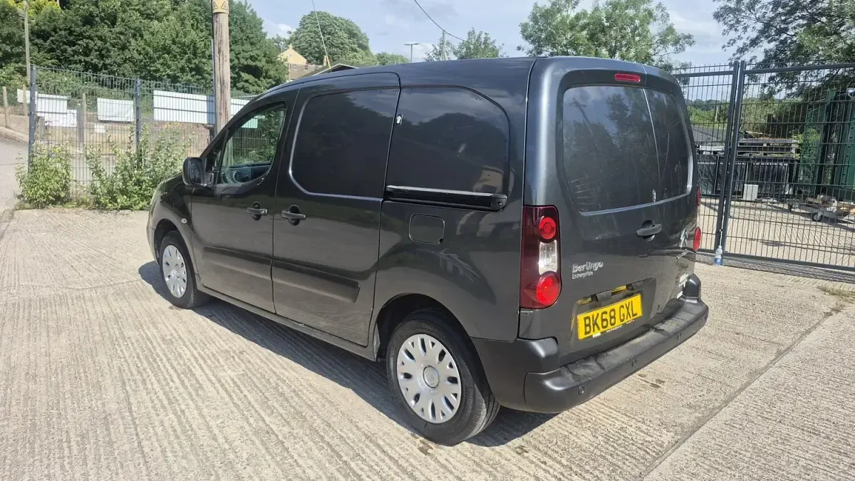 Used Citroën Berlingo 75 HP (55 kW) 2018 Grey MPV