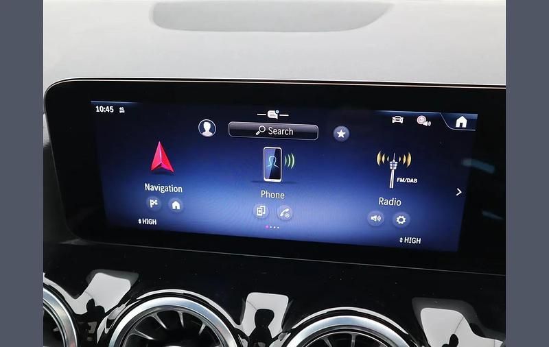 Used Mercedes GLA220 AMG Line Premium Plus 190 HP (139 kW) 2025 Black SUV