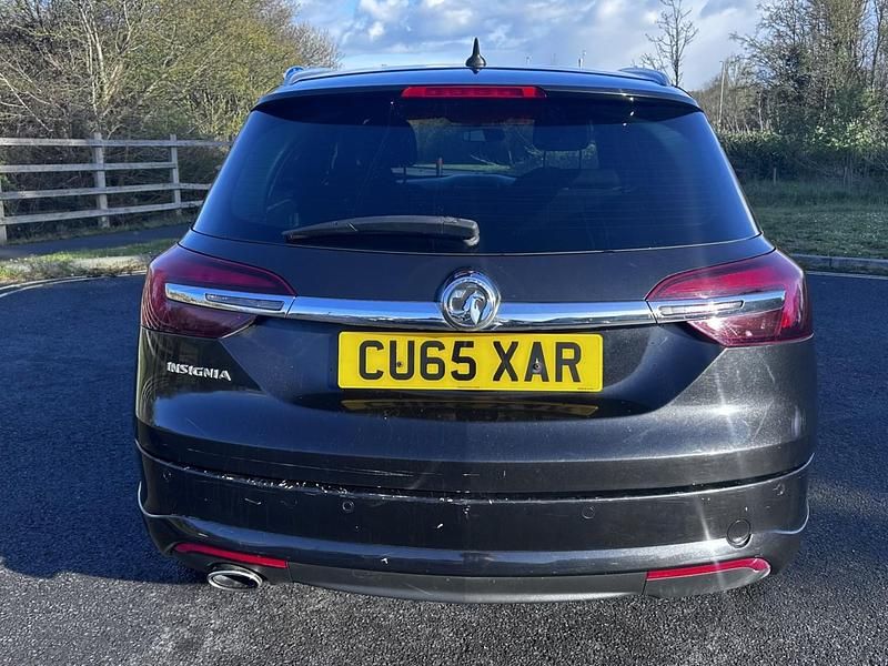 Used Vauxhall Insignia SRi 163 HP (119 kW) 2015 Black Estate