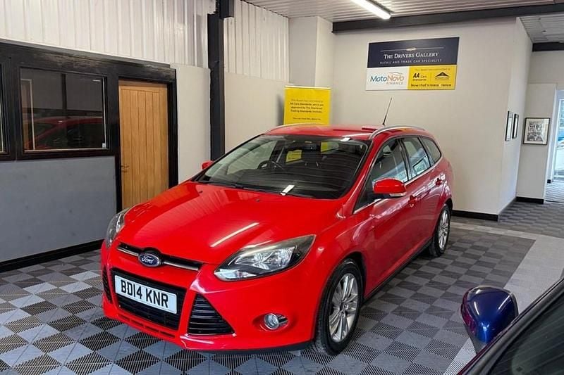 Red Used 2014 Ford Focus Titanium Estate | £3,495 (Fair price) - Image 1/1