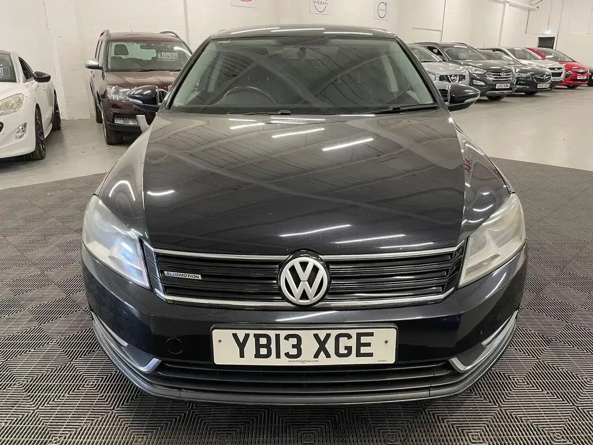 Used VW Passat 2013 Black Sedan