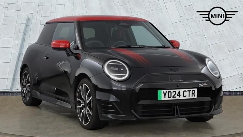 Used Mini Cooper Hatch 133 kW (181 HP) 2024 Black Hatchback