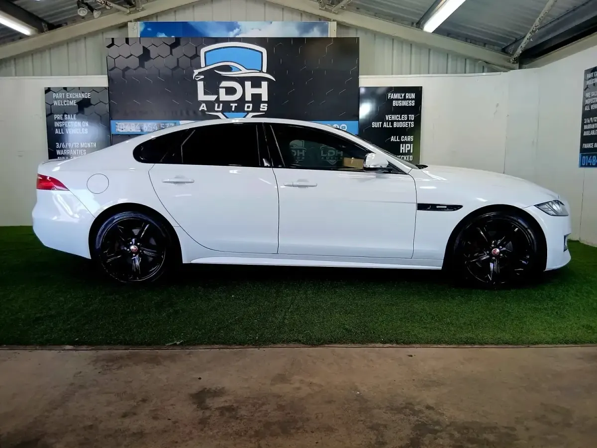 Used Jaguar XF R-Sport 180 HP (132 kW) 2018 White Sedan