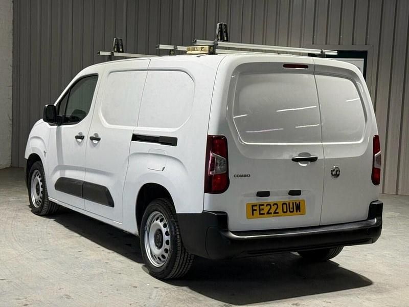 Used Vauxhall Combo 2022 White MPV