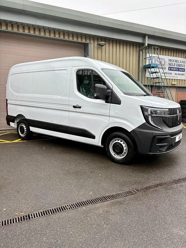 New Renault Master 2025 White Van